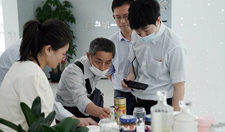 爱普生代表团莅临yl9193永利集团总部参观交流